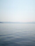 海・・ではなく支笏湖の湖面から撮った一枚。