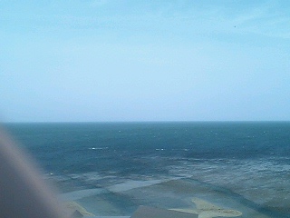 宗谷岬「平和の鐘」のある高い岬から見下ろした北の海。